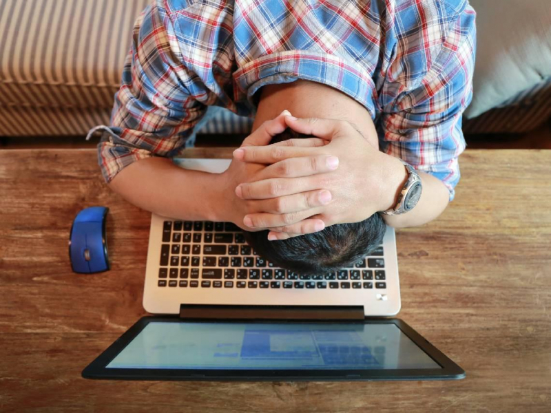 75萬股民哭哭！00940殖利率才4％，還比大盤更會跌...抱高股息真的好安心？台股暴跌給存股族的教訓